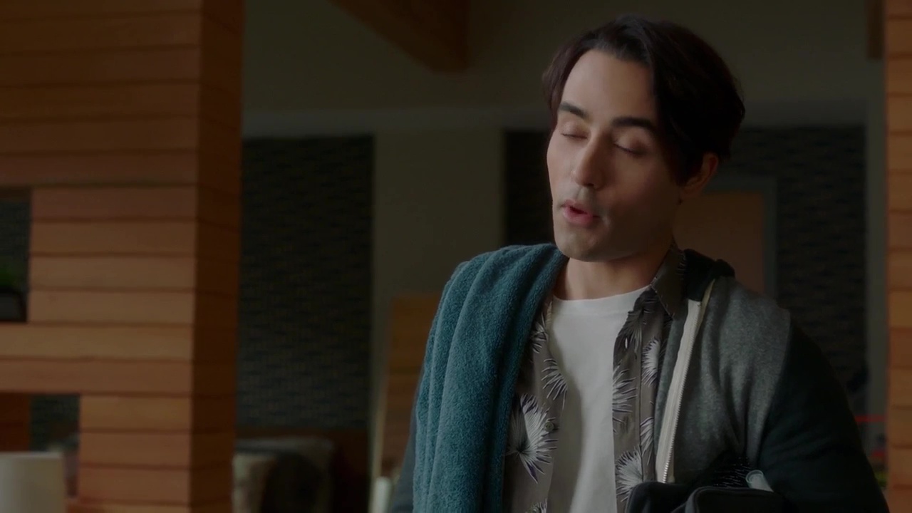 Films Et Séries Tv Avec Eli Brown ausCAPS: Eli Brown and Evan Bittencourt kiss in Pretty Little Liars