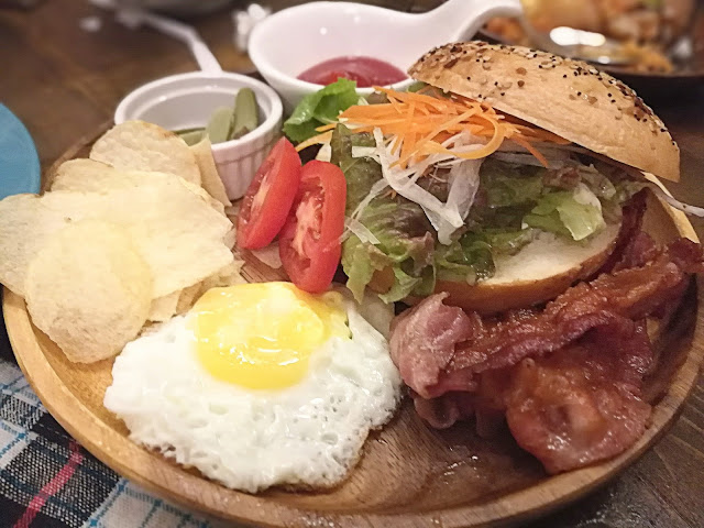 Japanese healthy burger!!!!! Delish Japanese healthy burger!!!!! Delish