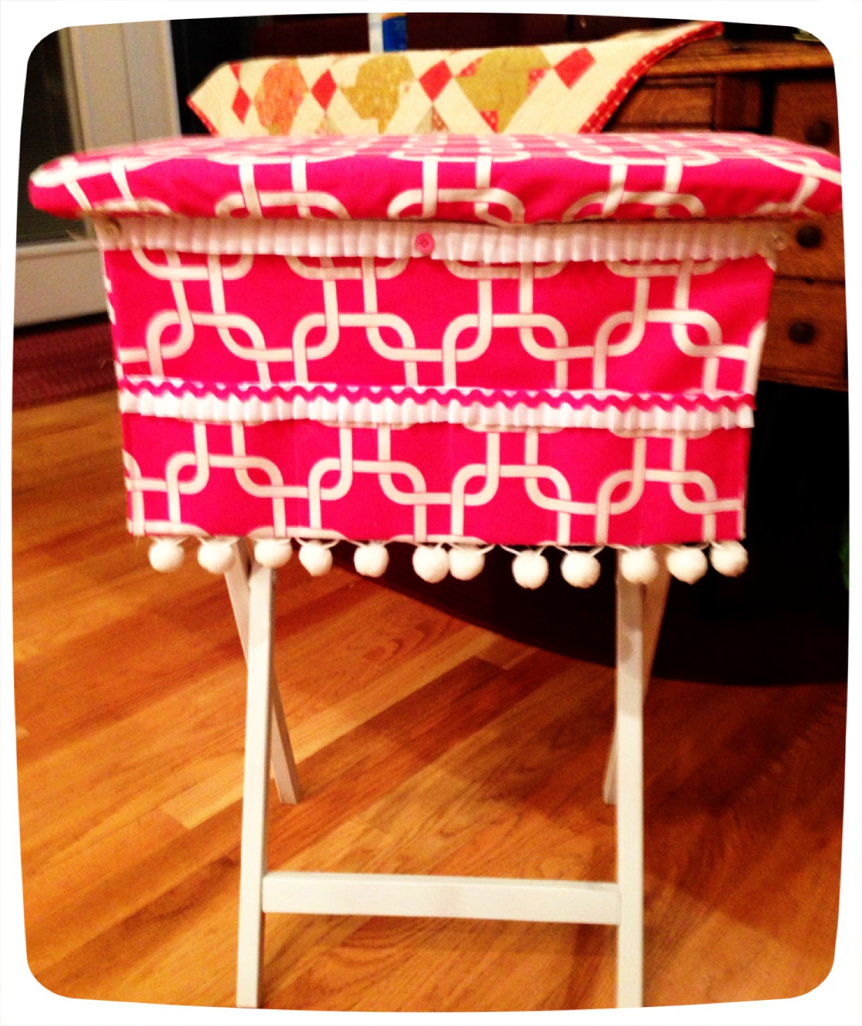 Material Girls Quilts TV tray makeover