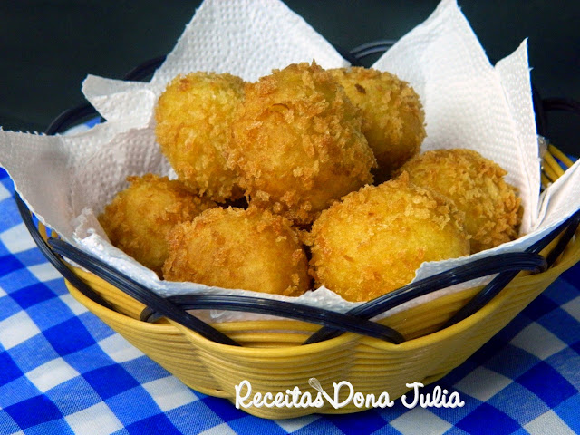 Bolinho de mandioquinha com milho