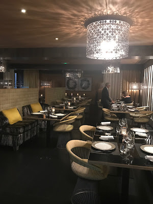 melaines-insights, www.melaines-insights.com, melainesinsights, travel, europe, france, hoteldeparis, hoteldeparissainttropez, st. tropez, saint tropez, wanderlust, travelblogger, travel luxury, photo of the restaurant at hotel de paris saint tropez