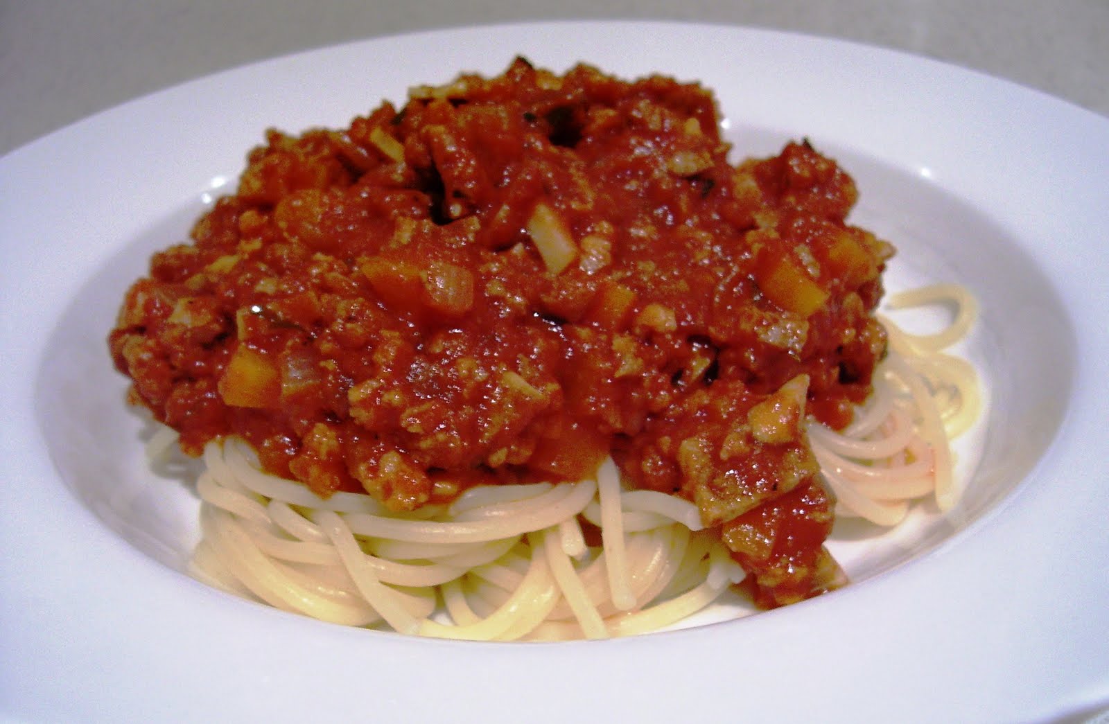Veganise This!: Spaghetti bolognese with tofu bacon