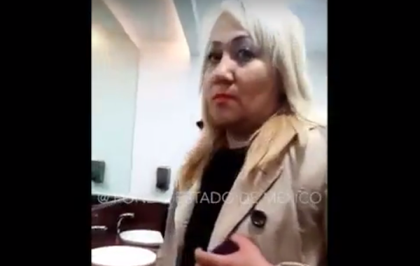 #LadyAeropuerto agrede a trabajadora de limpieza de la tercera edad (VIDEO)