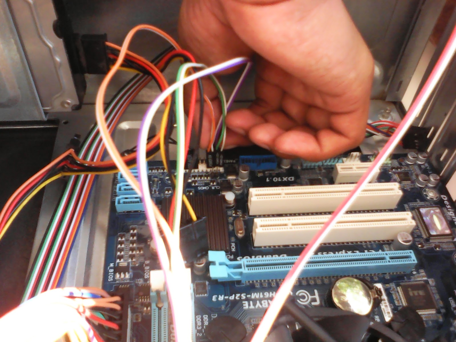 BONGKAR, PASANG , DAN CARA PERAWATAN CPU