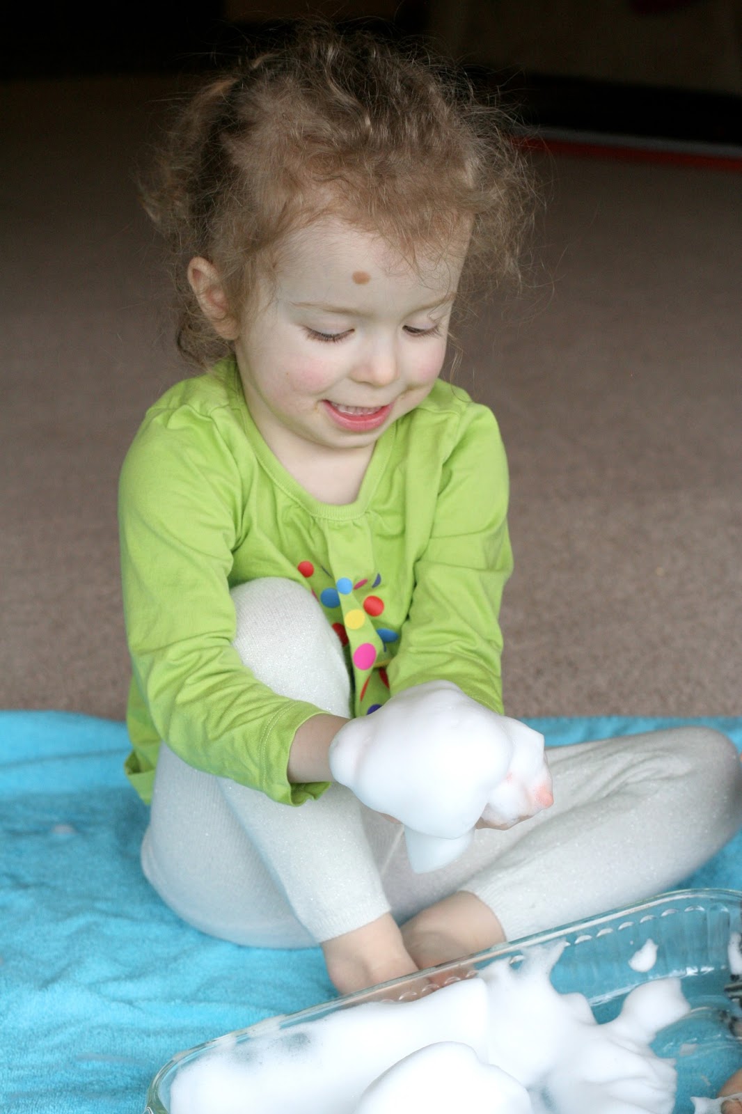 Super Easy Sensory Play Soap Foam