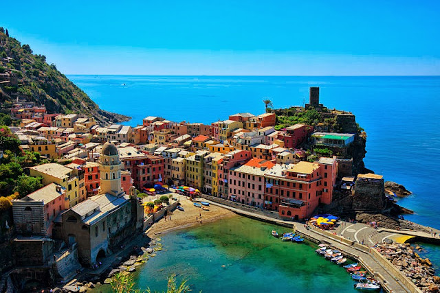 The five enchanting lands of Cinque Terre. Photo: WikiMedia.org.