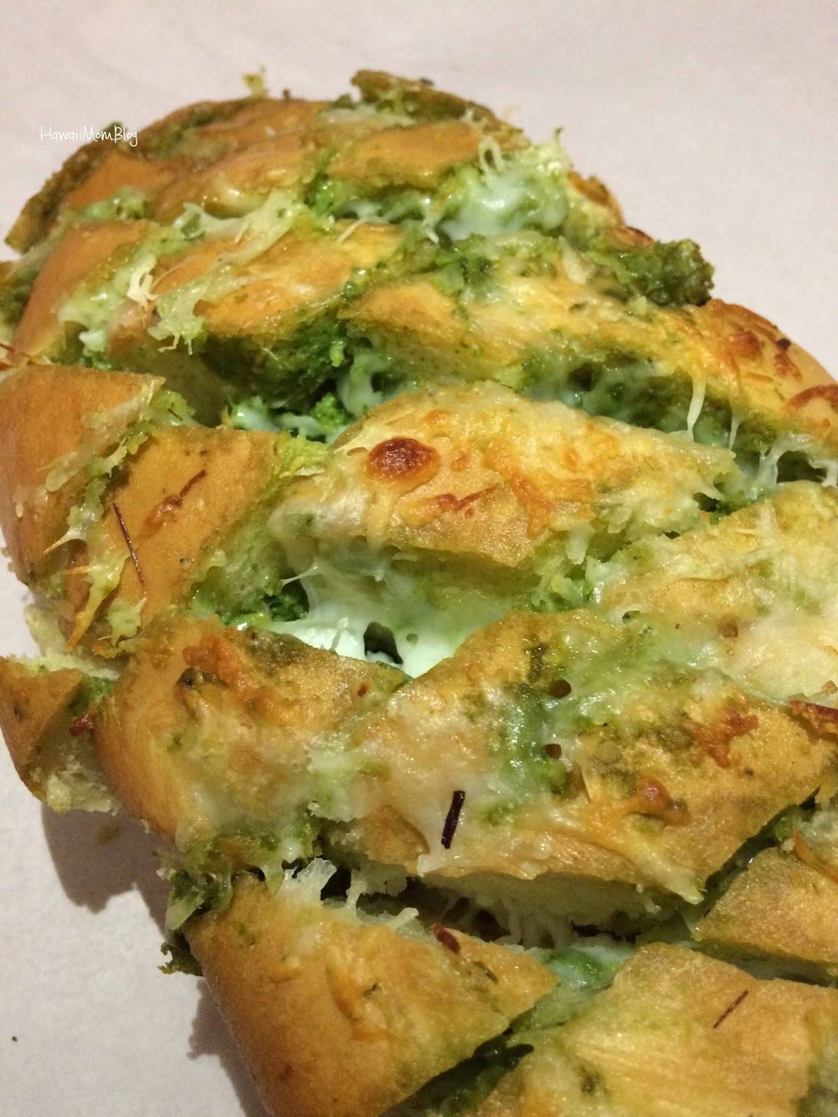 Hawaii Mom Blog Pesto PullApart Bread