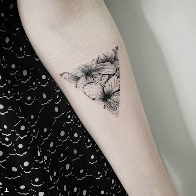 Tatuagens femininas de flores Tatuagens femininas de flores