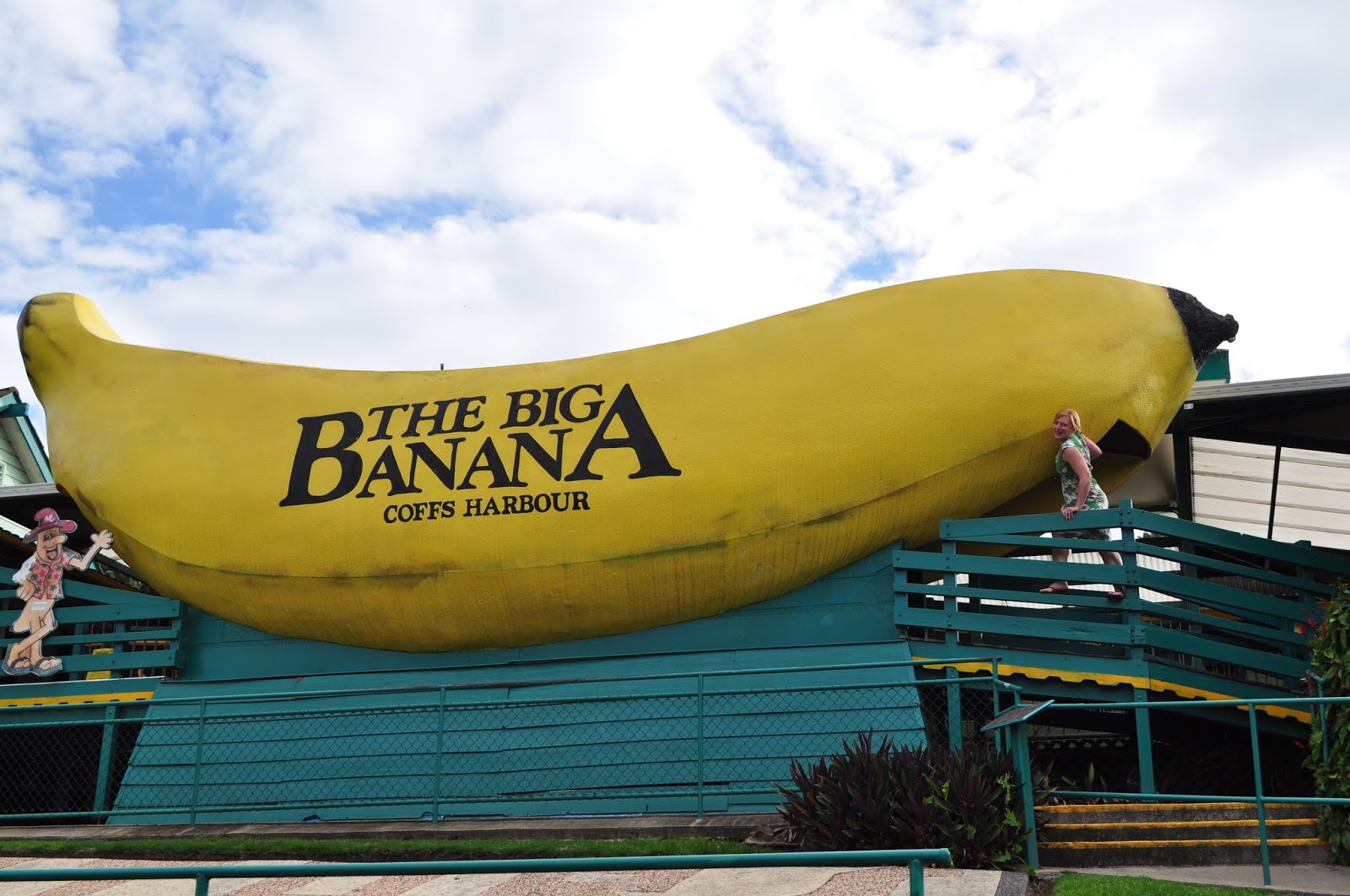 Включи big banana. The big Banana in Australia. Banana Harbour.