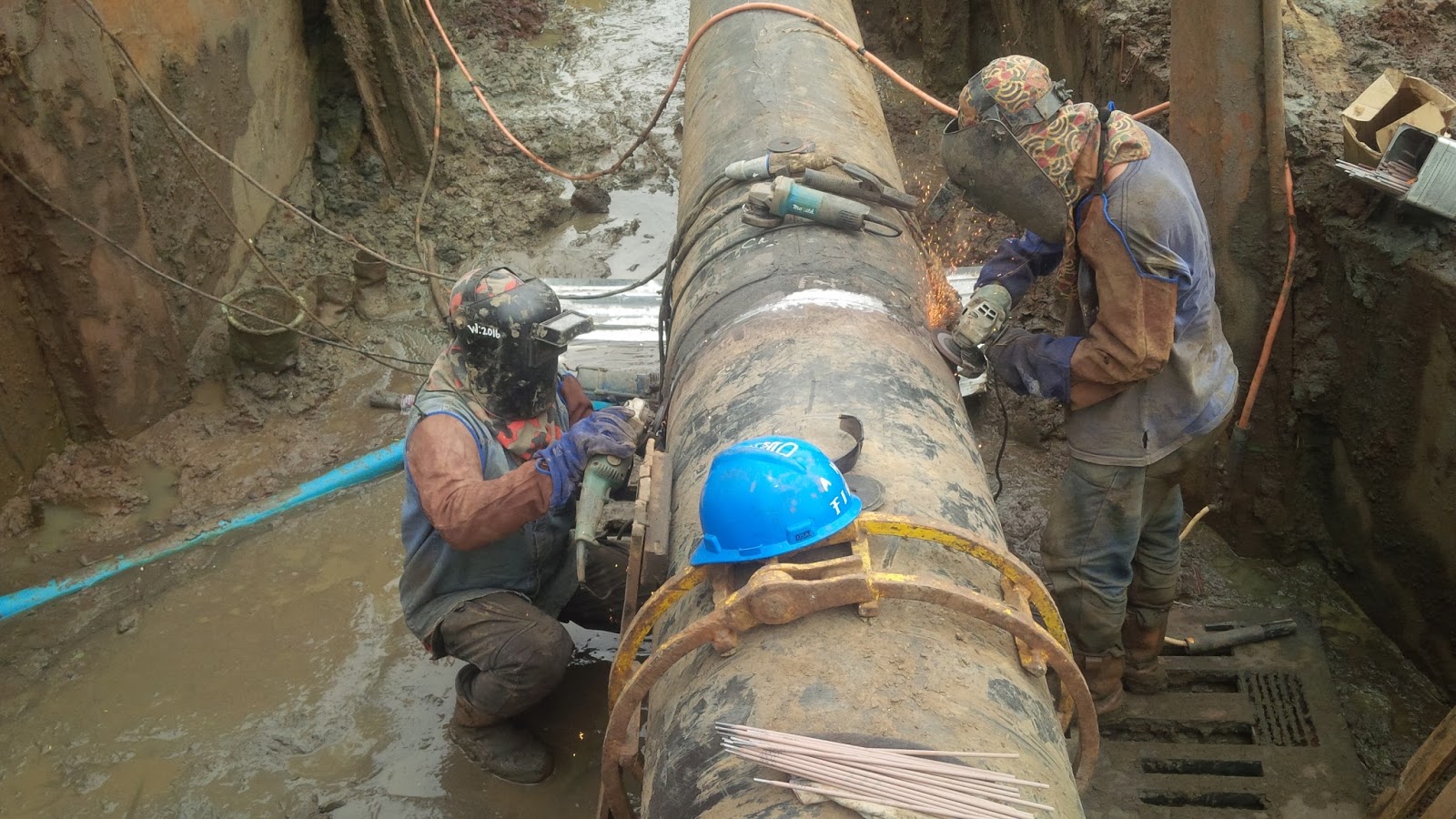 MUARA KARANG GAS PIPELINE PROJECT Golden Joint welding After Swabbing Jr