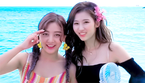#TWICE2 making DTNA 지효 사나
