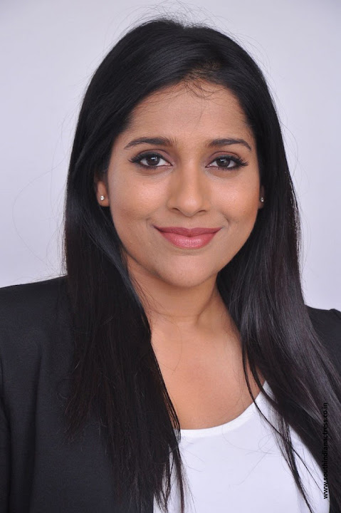 Rashmi Gautam at Next Nuvve Movie Interview