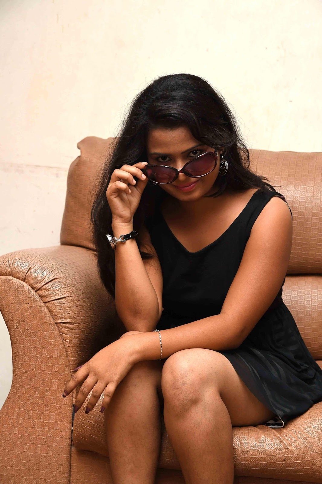 Anusha Latest Hot Cleveage Spicy Black Sleveless Skirt Photoshoot