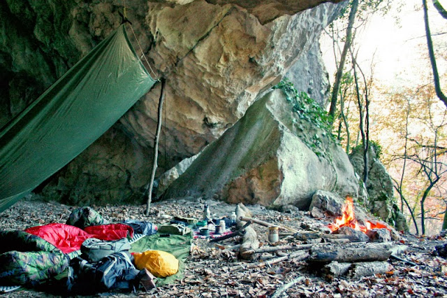 Camp, lean-to tarp