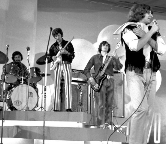 Мелодия 60 годов. Скальды группа Польша. 1973 Скальды. Группа трубадуры Польша. Фото группы Скальды.