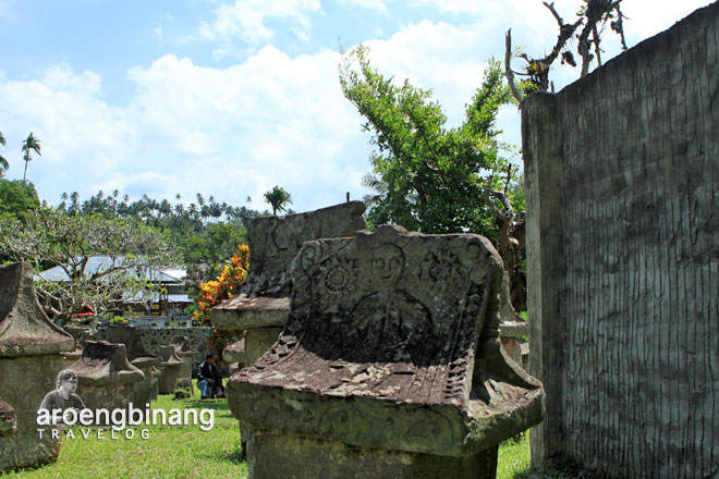 waruga jepang taman purbakala waruga sawangan airmadidi minahasa sulawesi utara