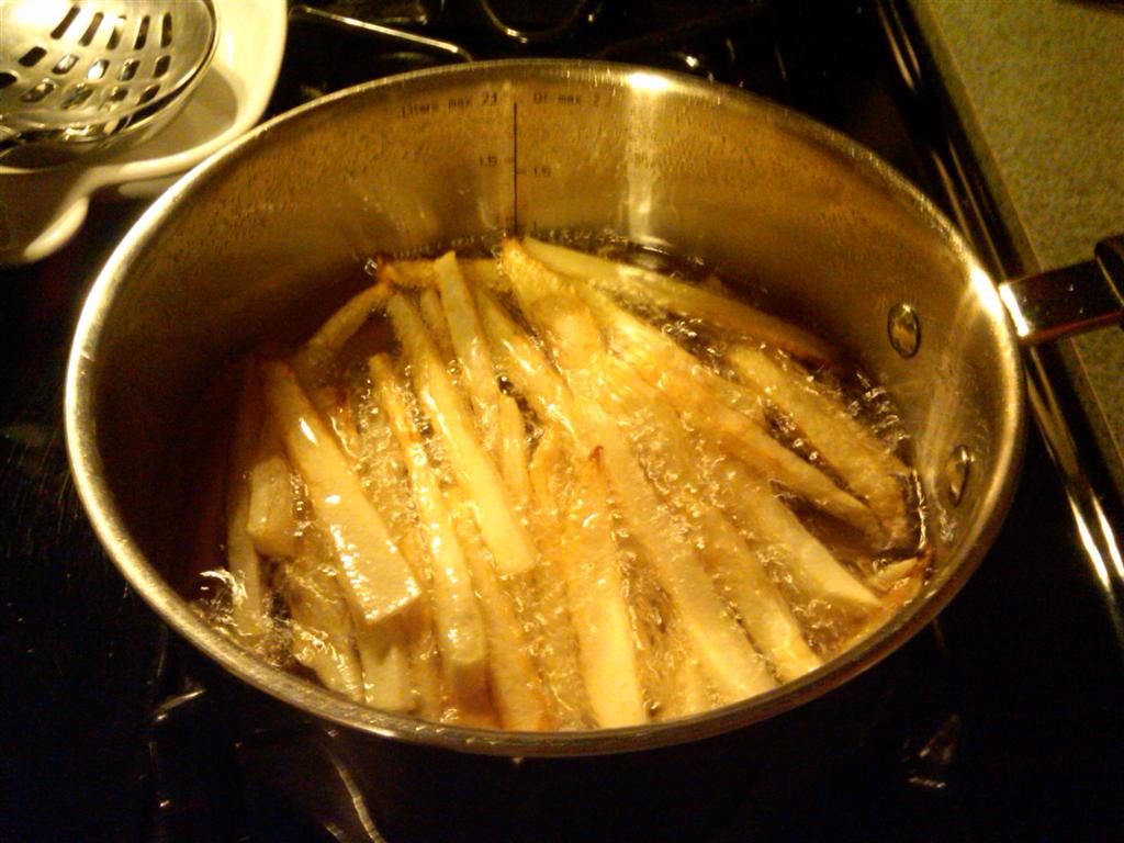 Рецепты в кипящем масле. Картошка во фритюре.