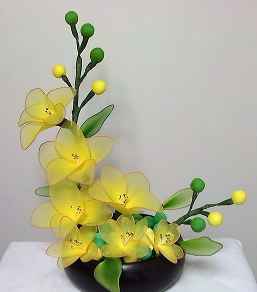 4 Vídeos tutoriales para hacer arreglos florales con medias nylon