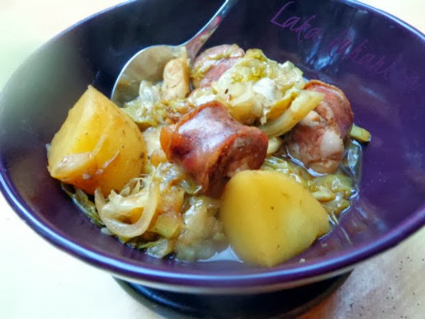 Cabbage and sausages in beer by Laka kuharica: light yet  nourishing all-in-one meal.
