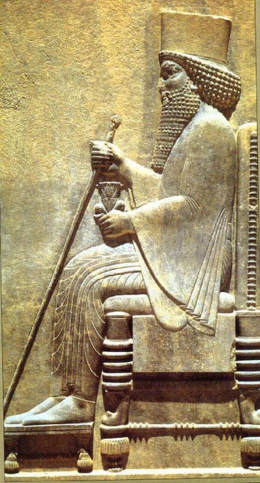 amudu Darius the Great, the Persian master of half the known world, built the Suez Canal around