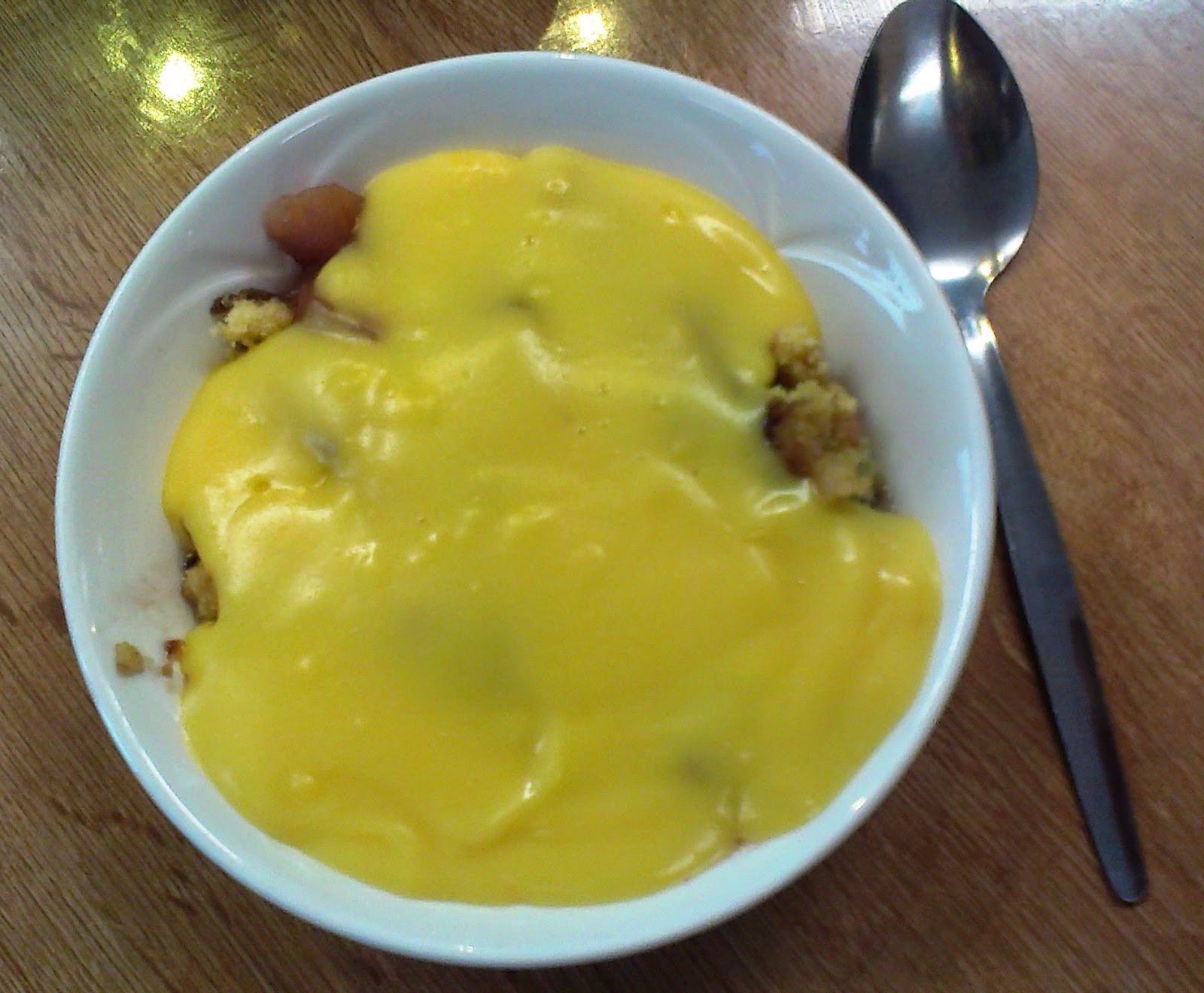 Blackberry and Apple Crumble with Custard