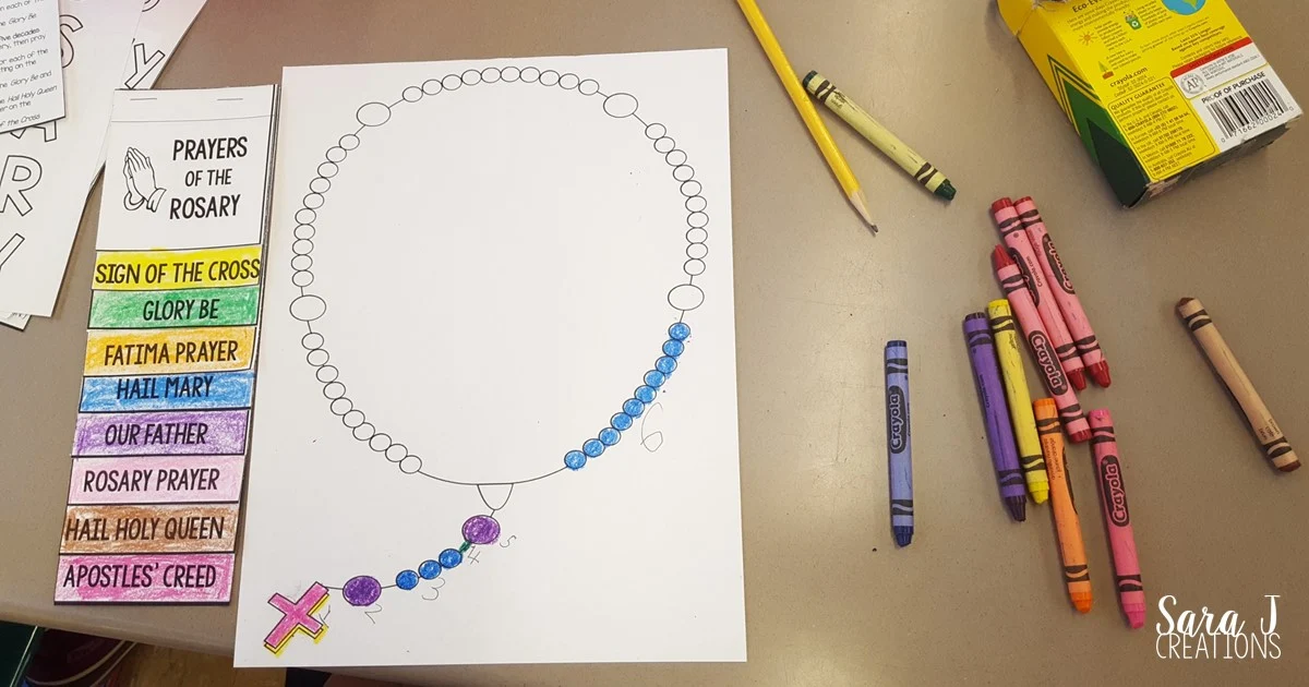 This lapbook is an awesome tool to teach Catholic kids how to pray the Rosary.