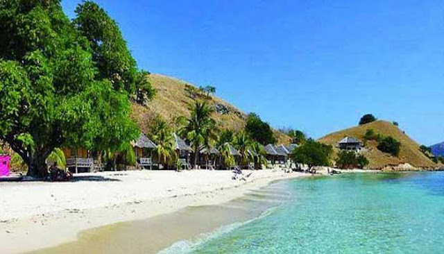 Keindahan Pulau Seraya Di Kabupaten Manggarai Barat, NTT