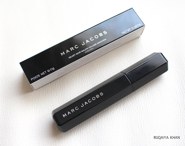 MARC JACOBS Velvet Noir Mascara Review and Swatches