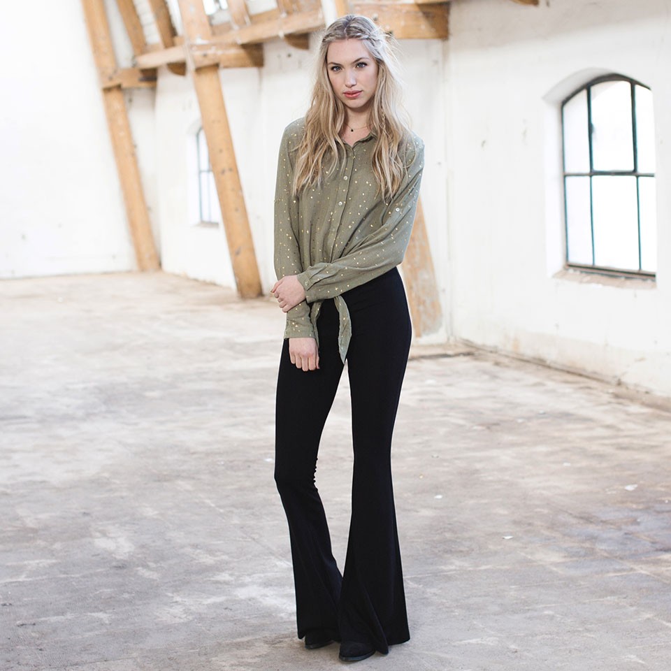 outfits for wide shoulders