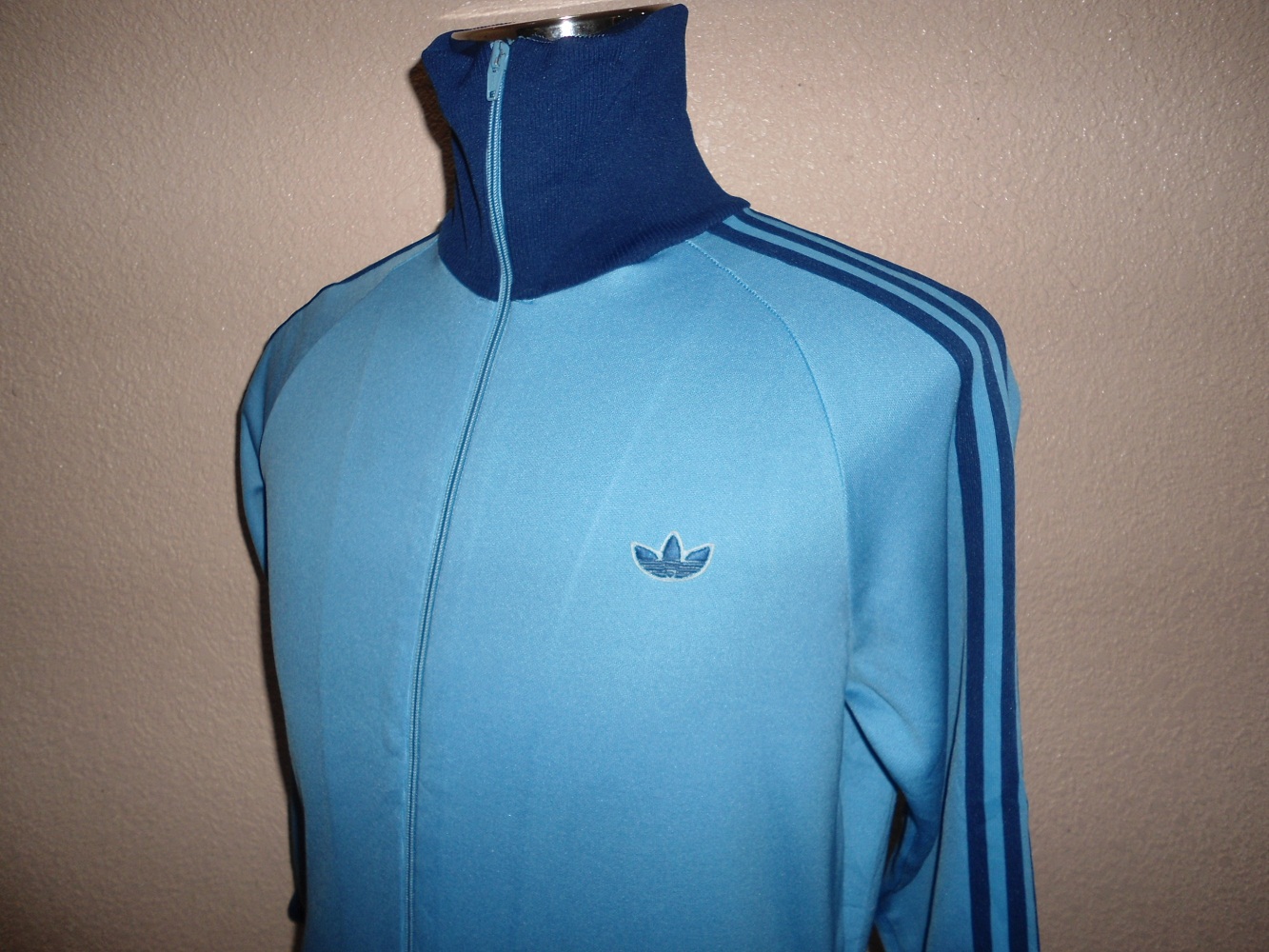 bundle select: vintage adidas blue sweater