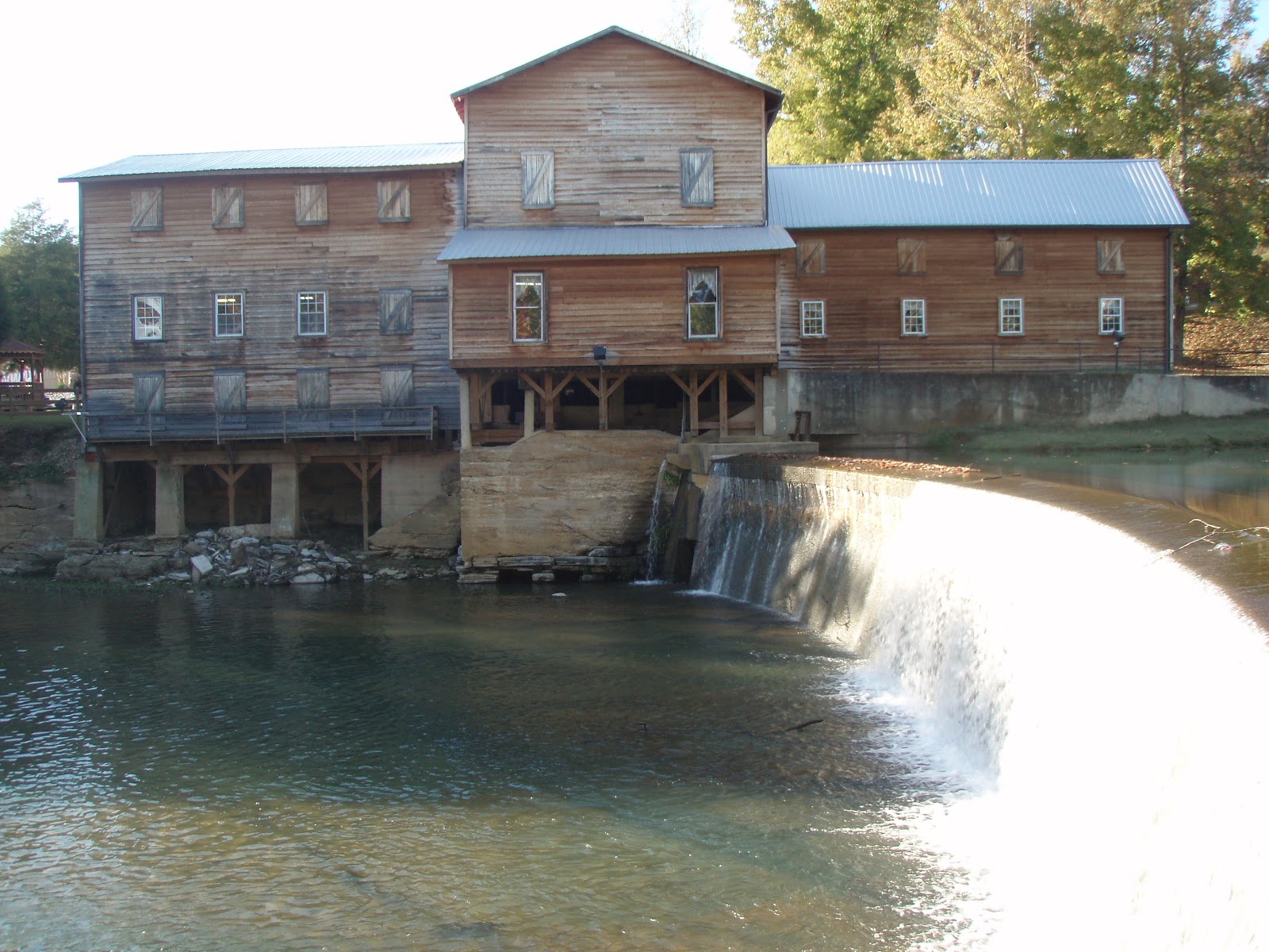 John and Jackie's Midwest Journey Day 55 Pigeon TN to
