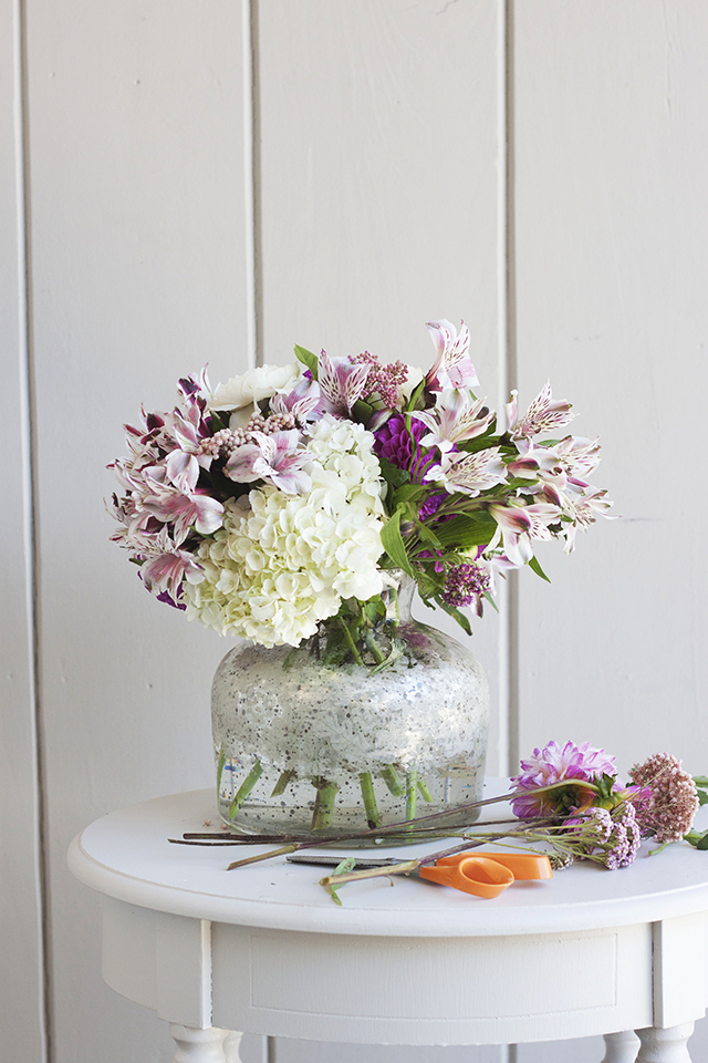 floral arrangement, DIY flower arrangement, Flower centerpiece, tutorial, flowers, blooms, 