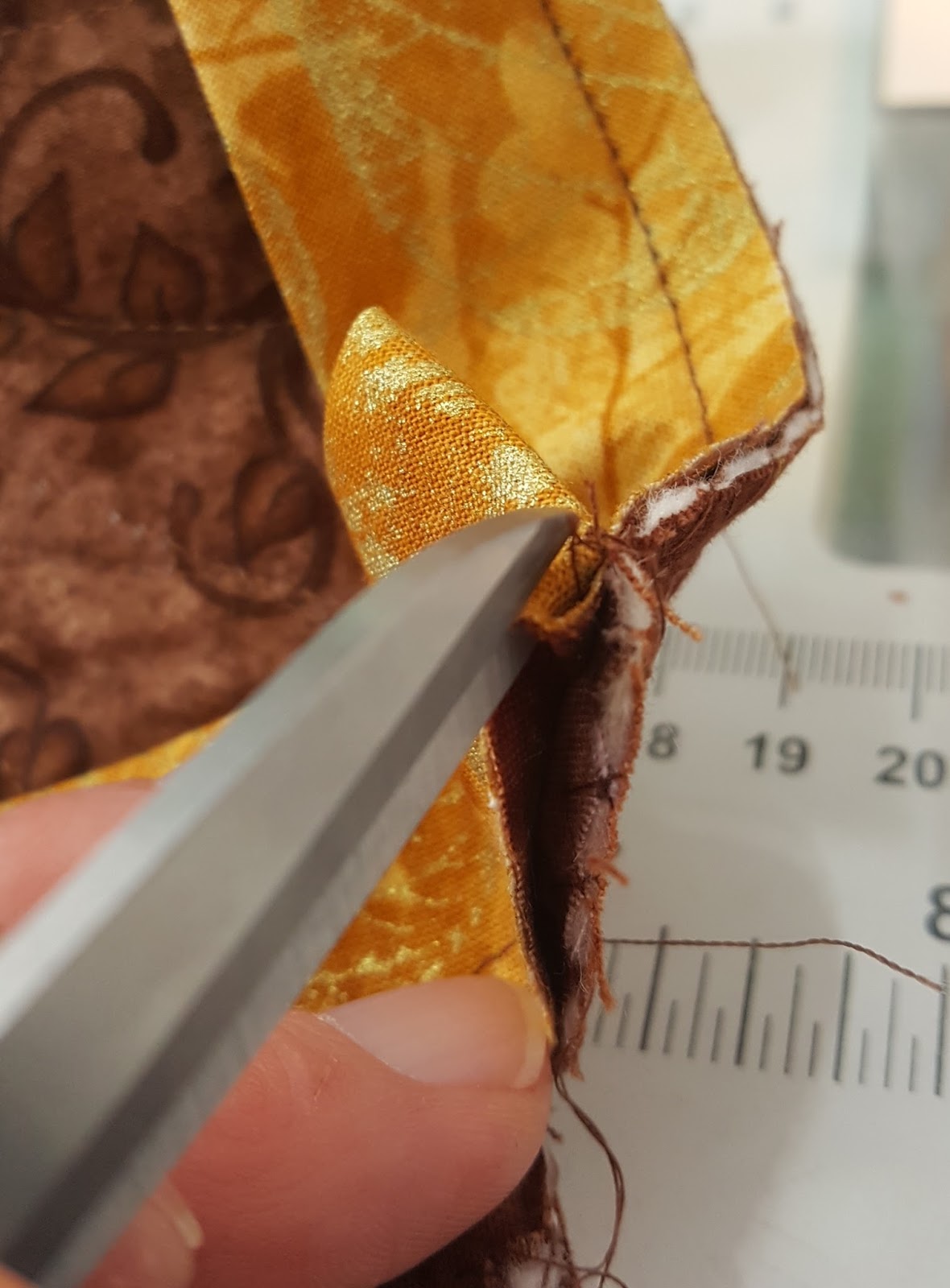 What a Hoot! BOMs Away How to Prevent Wavy Binding & Avoid Lumpy Corners