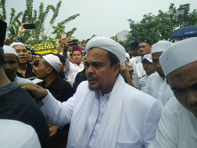 Besan Wafat, Habib Rizieq Serukan FPI Melayat ke Petamburan Besan Wafat, Habib Rizieq Serukan FPI Melayat ke Petamburan