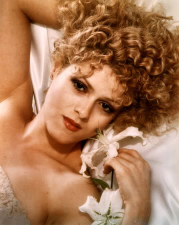 Bernadette Peters Wallpapers pictures and photos.
