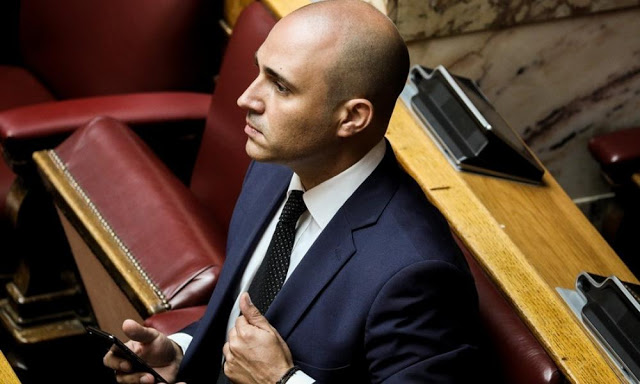 Κωνσταντίνος Μπογδάνος: ”Όχι στο τσιπάκι” – βίντεο Κωνσταντίνος Μπογδάνος: ”Όχι στο τσιπάκι” – βίντεο