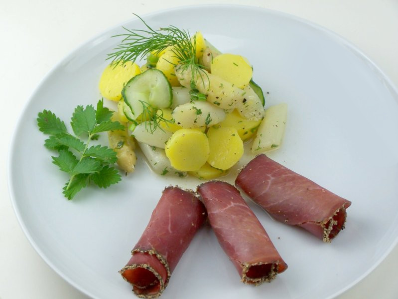 Spargel-Kartoffel-Salat mit Dilldressing - Rezepte1