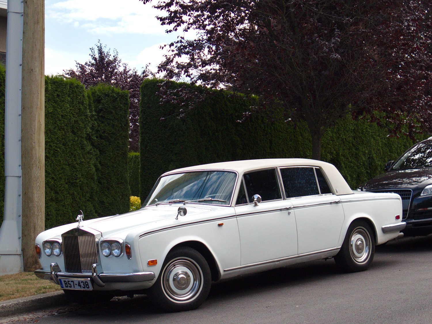 Old Parked Cars Vancouver RollsRoyce