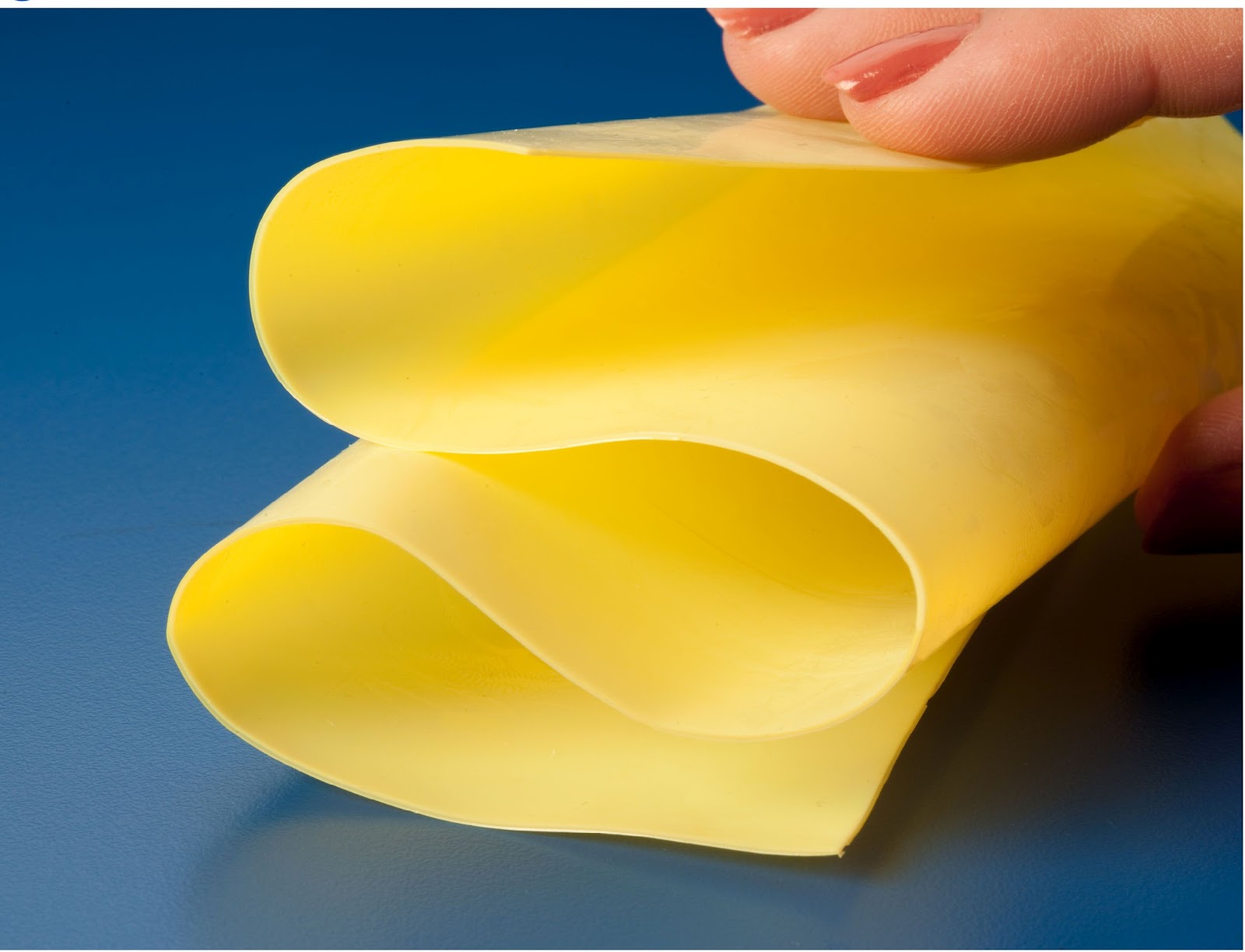 flexible aerogels that are 500 times stronger than silica aerogels thin fiberglass sheet