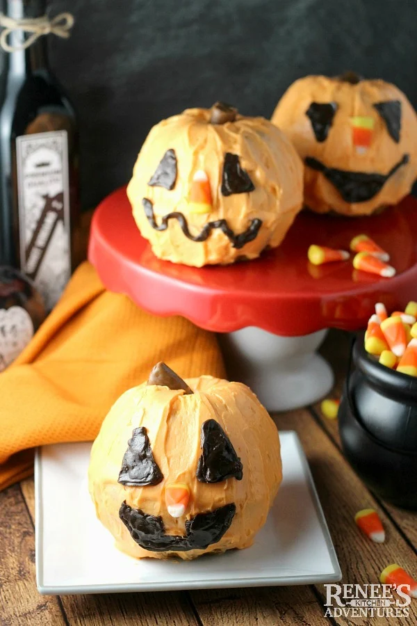 Mini Jack-O-Lantern Cakes