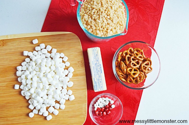 Easy Reindeer Krispies snack and Christmas cooking activity for kids - Follow the simple step by step recipe to create a tasty treat. Great for toddlers, preschoolers and older kids doing Christmas or reindeer projects. A fun idea to go with the song Rudolf the red nose reindeer.