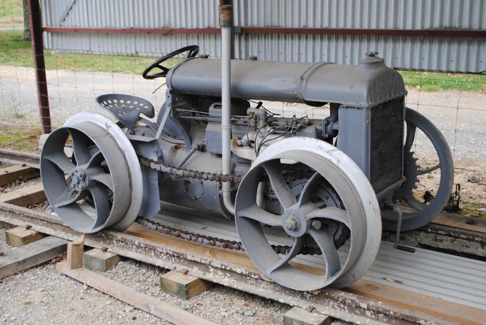 Trainrover New Zealand January 2016. 2 internal combustion bush lokies