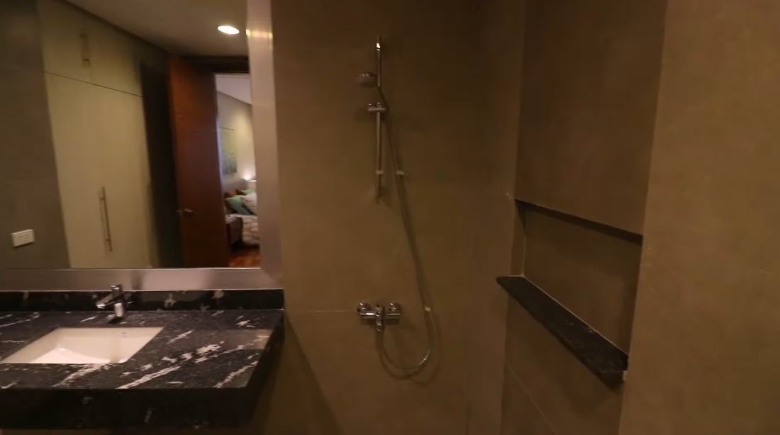 20 Interior Design Photos vs. New Manila, Luxury Townhouse Tour