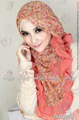 Aneka Model Hijab Trendy Untuk Lebaran merupakan salah satu model dan desain hijab modern yang pastinya akan sangat dicari oleh Aneka Model Hijab Trendy Untuk Lebaran