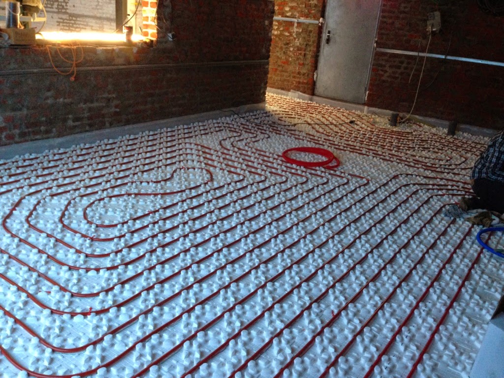 La grange qui deviendra Loft La pose des serpentins du