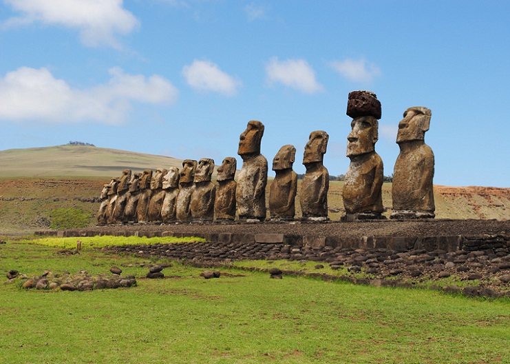 Misteri Patung Raksasa Moai dan Hilangnya Peradaban Rapa Nui Misteri Patung Raksasa Moai dan Hilangnya Peradaban Rapa Nui