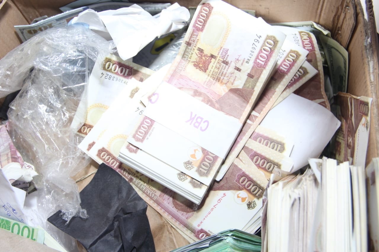 SHOCK as police raid a house in Ruiru and recover Ksh 8 Billion in fake currency and fake gold(PHOTOs & VIDEO) tada%2B4 - SHOCK as police raid a house in Ruiru and recover Ksh 8 Billion in fake currency and fake gold(PHOTOs & VIDEO)