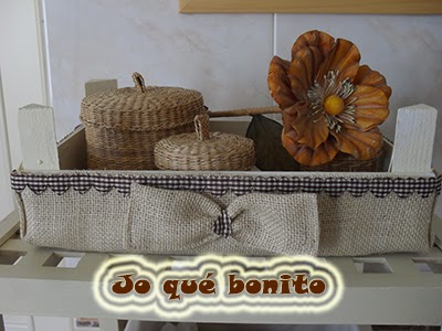 Caja de fresas reciclada con arpillera