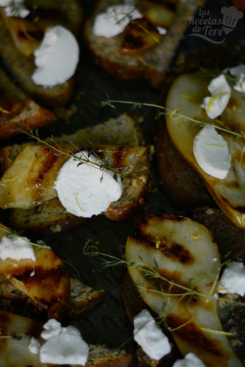 Deliciosas tostadas con peras a la parrilla y queso de cabra 03