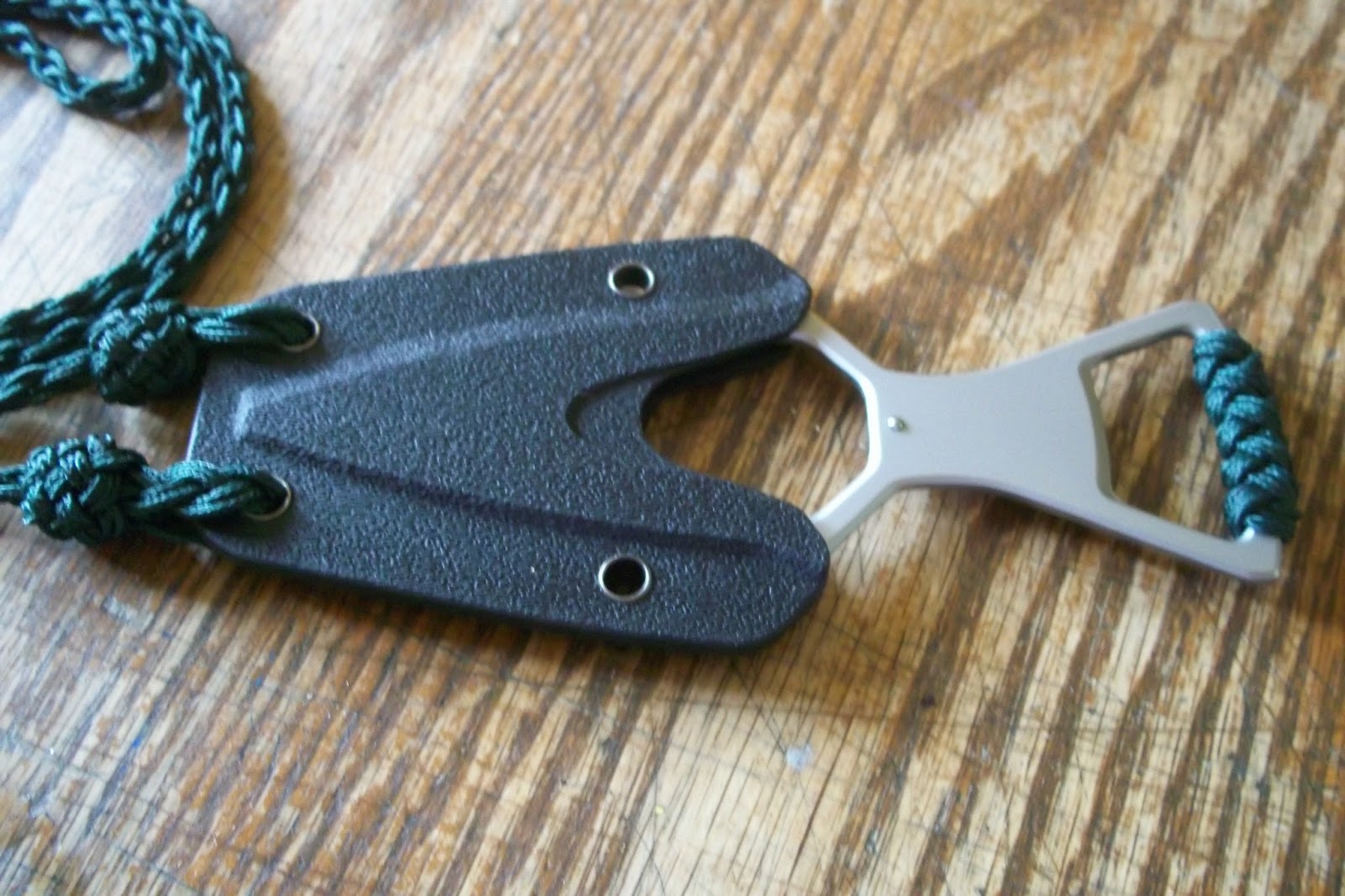 Back Splice Blog Neck Knife Lanyard and Turk's Head